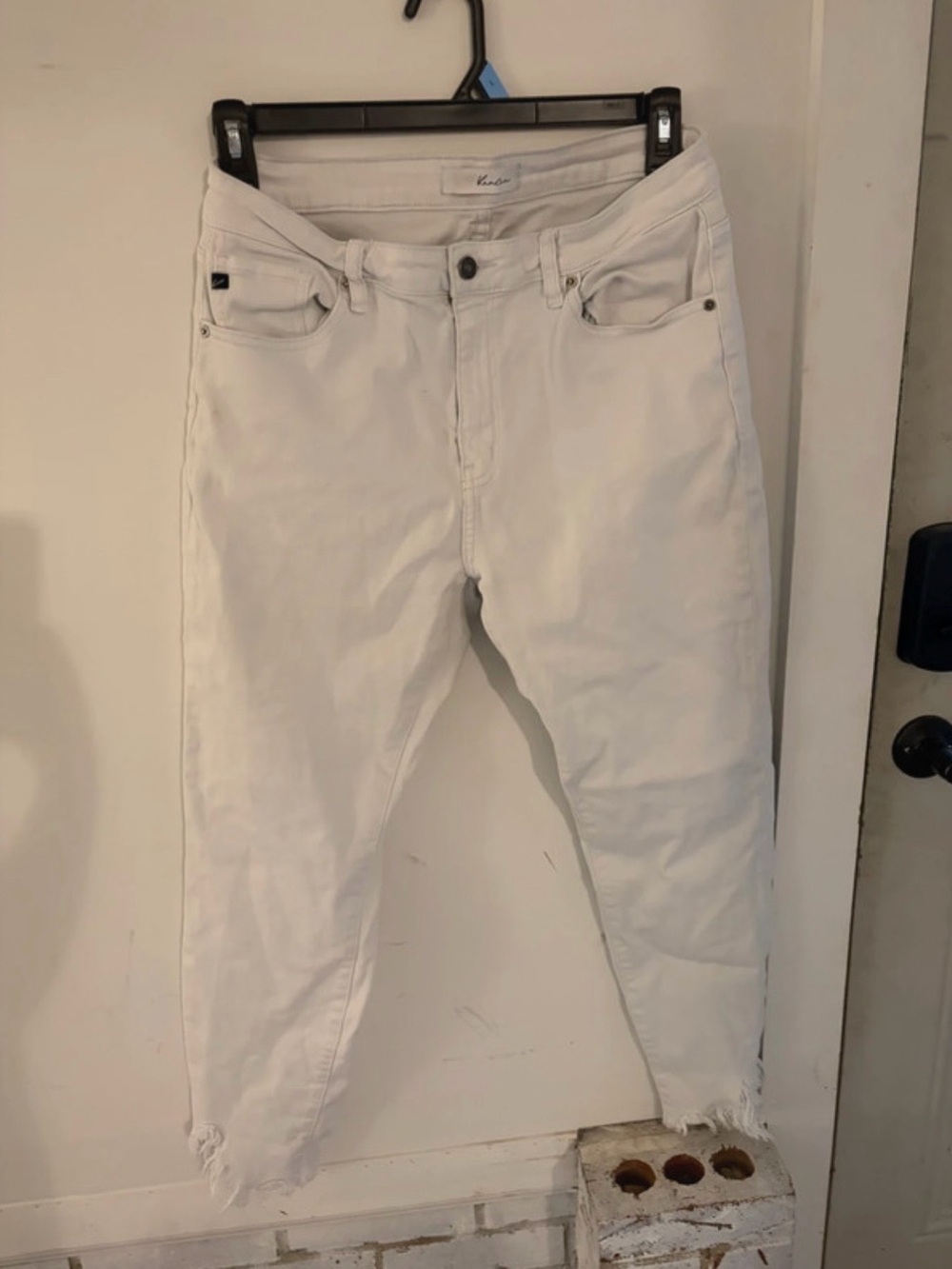 KanCan White Skinny Jeans with Distressed Hem